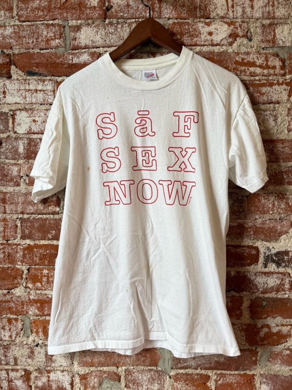 Vintage 80s safe sex tee